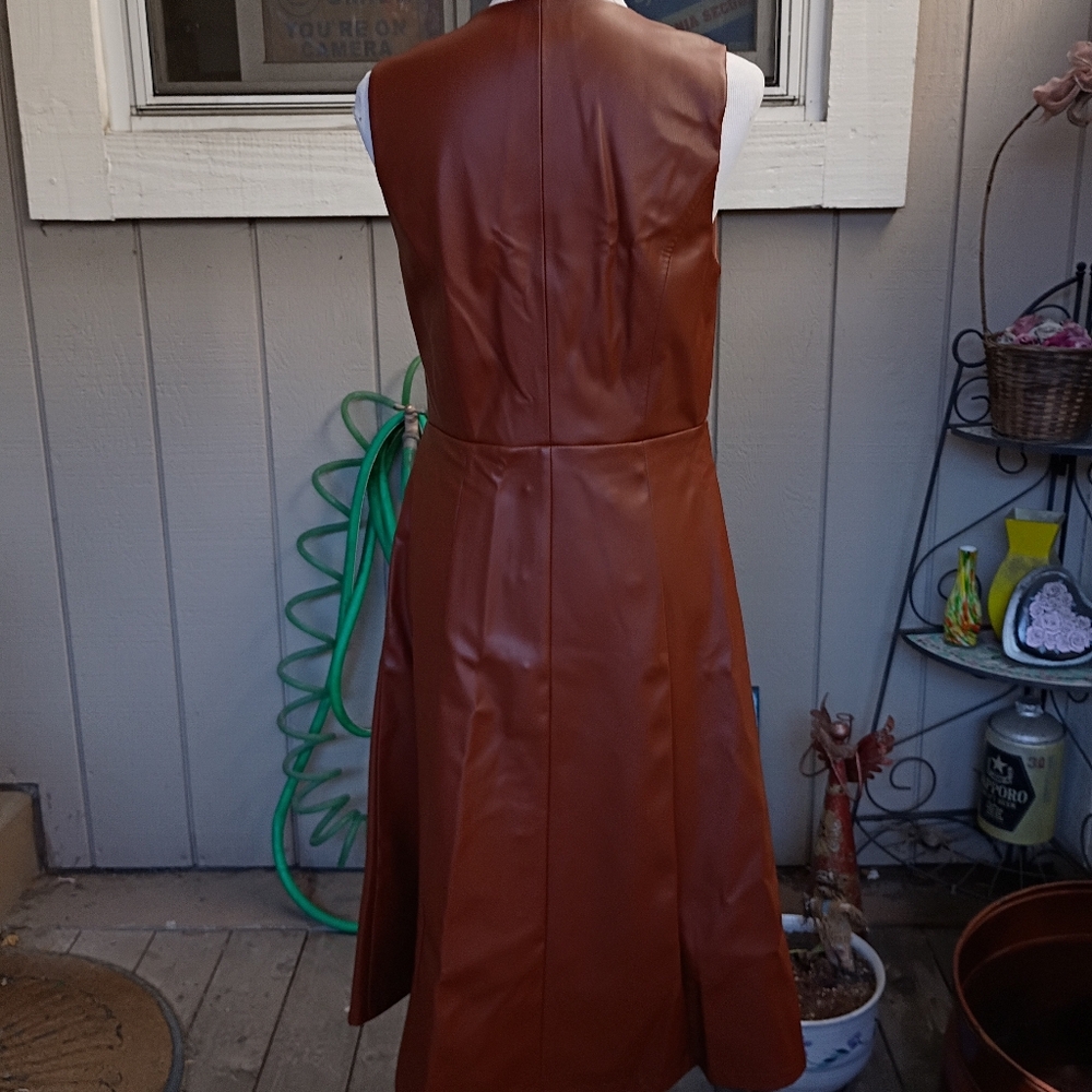 Dress - Picture 2 of 2